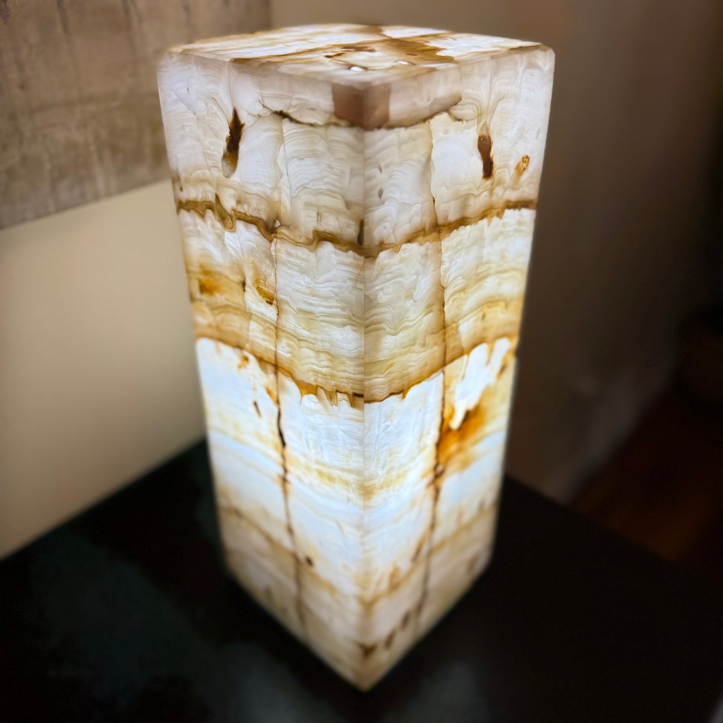 Onyx Luminary 16" Square
