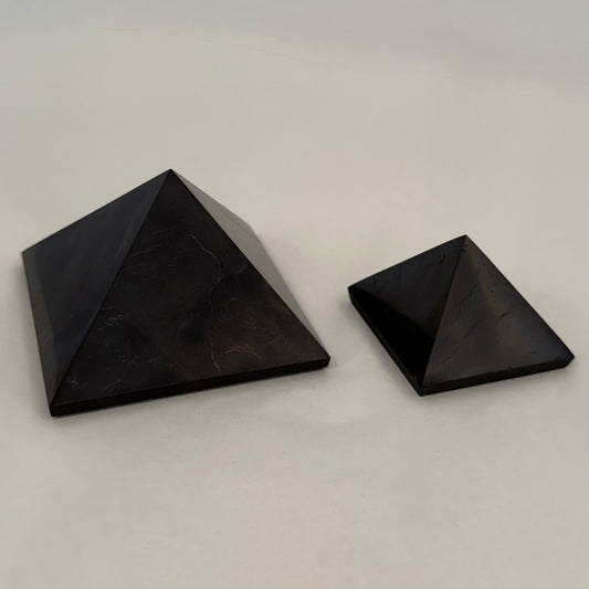 Crystal Pyramid - Shungite